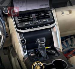 تۆیۆتا لاند کروزەر